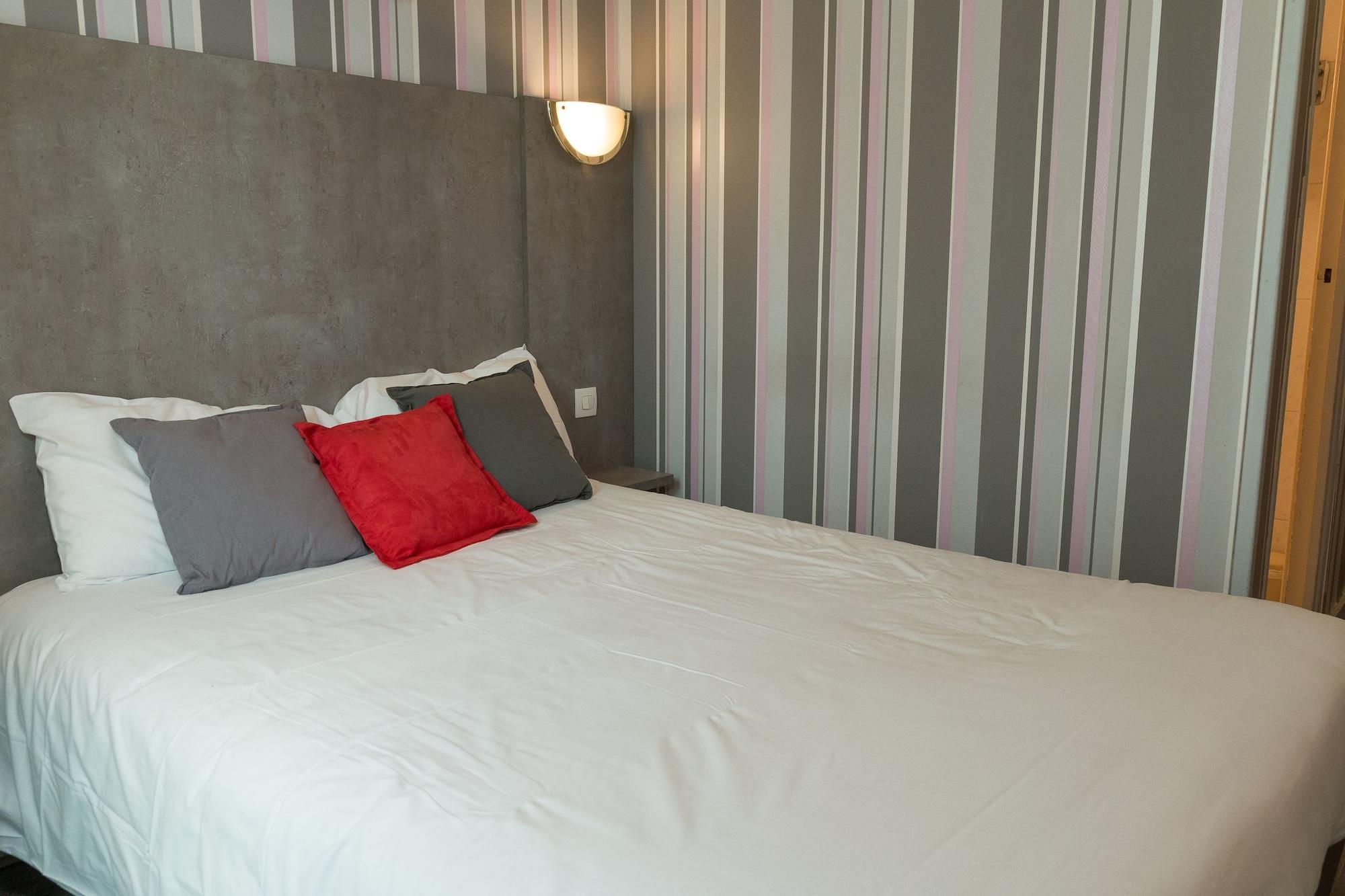 Panam Hotel GAMBETTA- Place Gambetta-Mairie de gambetta Paris Luaran gambar